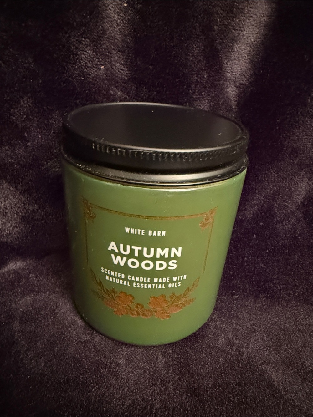 White Barn Autumn Woods Candle - Green & Black Lid